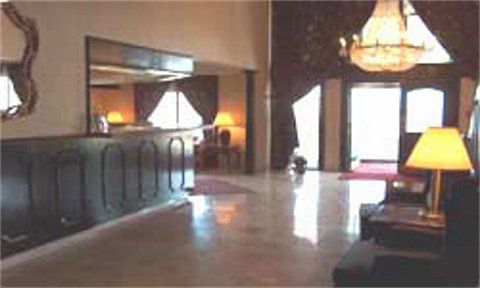 Westmont Inn & Suites Omaha Beltér fotó